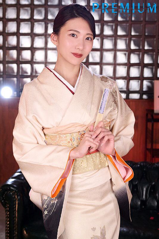 GS-448-C 弟の彼女は寝取られ好きで勝手に興奮するエッチ大好き女 弟が留守中なので、弟の彼女と二人きり。普通に会話していたが、ふとした事で静まりかえる部屋…お互い急に意識しだして向こうも緊張でモジモジ。ミニスカ隙間から見えるパンチラ…濡れ唇…エロい太ももにソソられ…